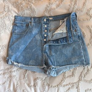 Levi's Premium Ribcage Shorts | Size 32